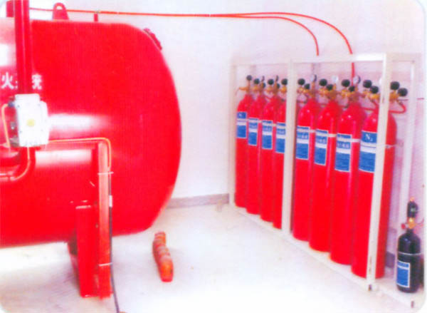 泡沫噴霧滅火裝置